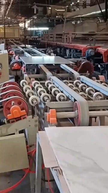 瓷磚的生產(chǎn)工廠,高科技帶來的財(cái)富,果然不一般